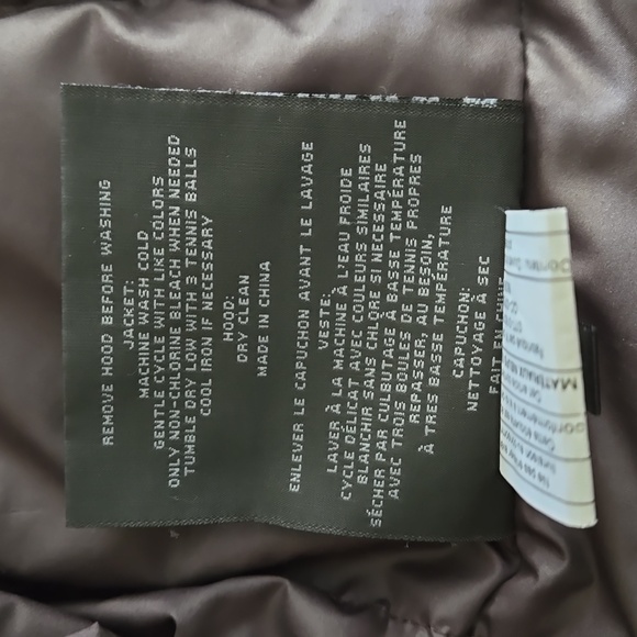 Down feather coat with detachable hood - Picture 9 of 9